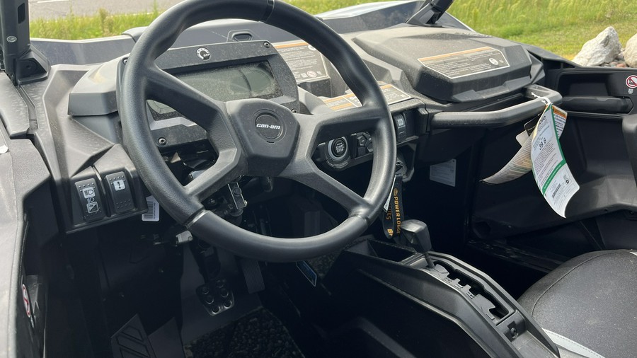 2024 Can-Am™ Commander XT 700