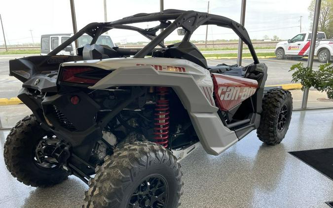 2025 Can-Am MAVERICK X3 DS TURBO FIERY RED/HYPER SILVER