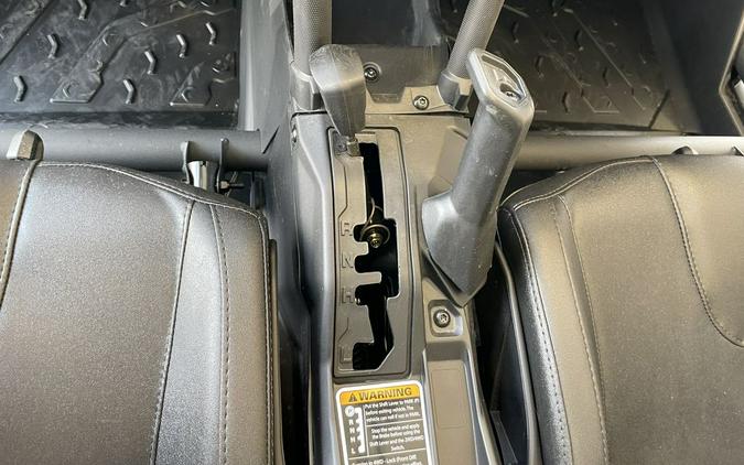 2025 Can-Am MAVERICK X3 DS TURBO FIERY RED/HYPER SILVER