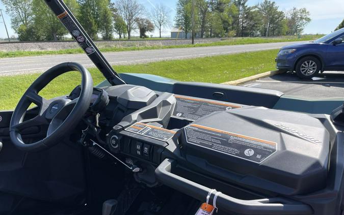 2025 Can-Am COMMANDER DPS 700 - COMPASS GREEN