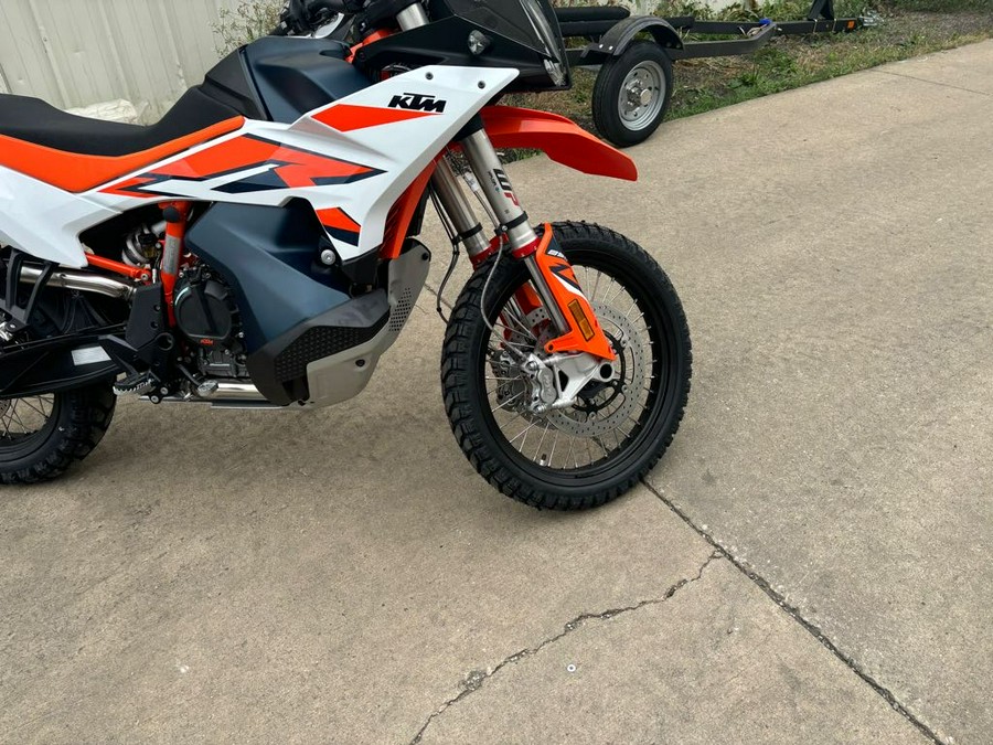 2024 KTM Adventure 890 R