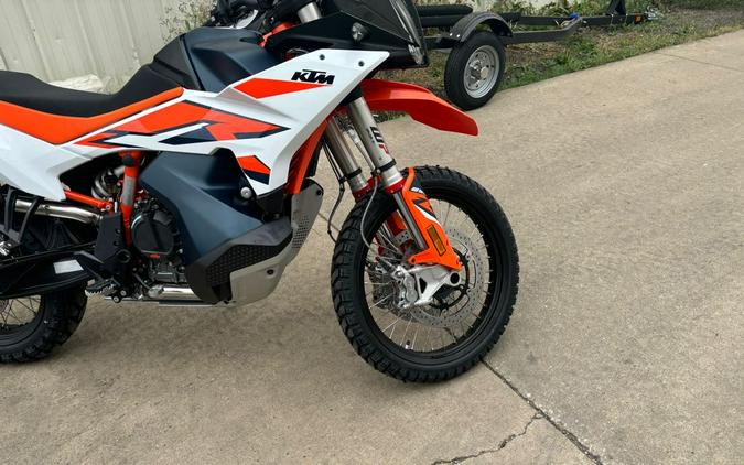 2024 KTM Adventure 890 R