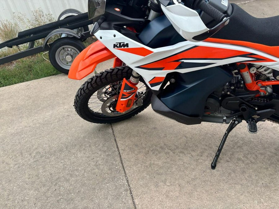 2024 KTM Adventure 890 R