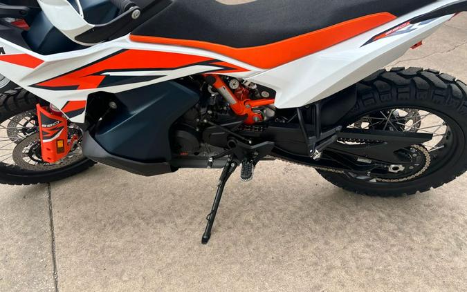 2024 KTM Adventure 890 R