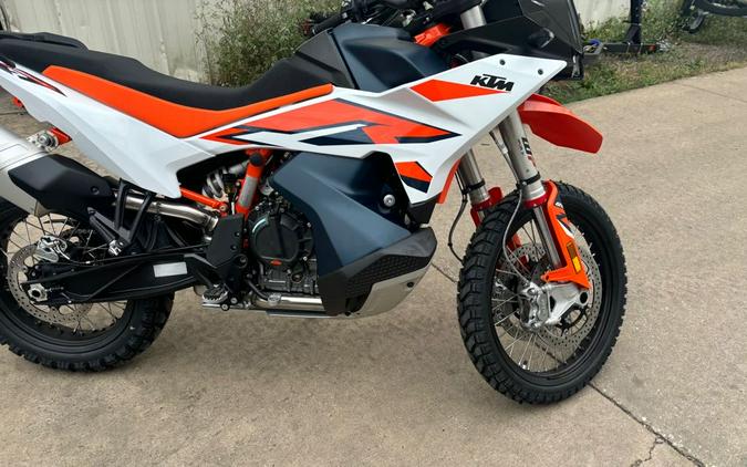 2024 KTM Adventure 890 R