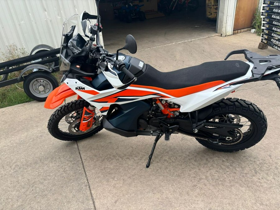 2024 KTM Adventure 890 R