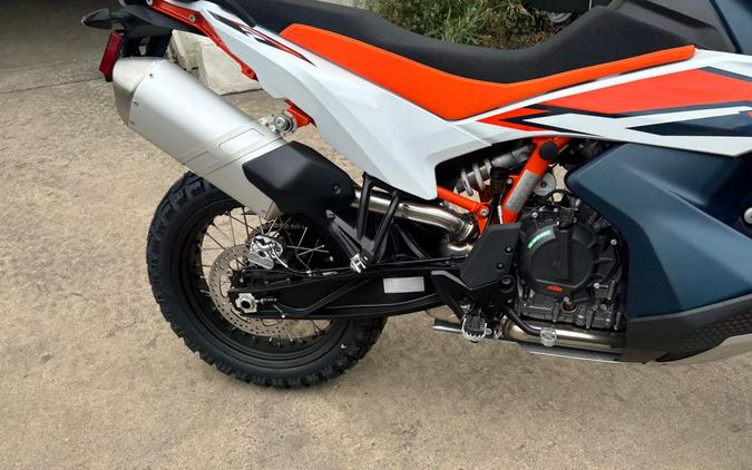 2024 KTM Adventure 890 R