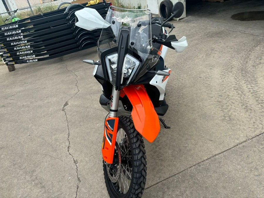 2024 KTM Adventure 890 R