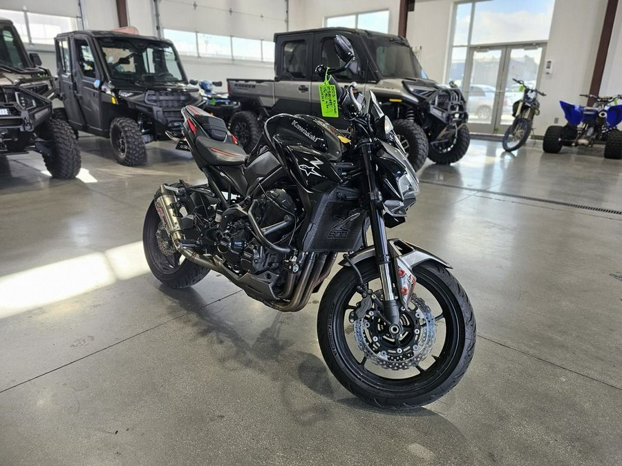 2023 Kawasaki Z900 ABS Metallic Black/Graphite Gray/Flat Black
