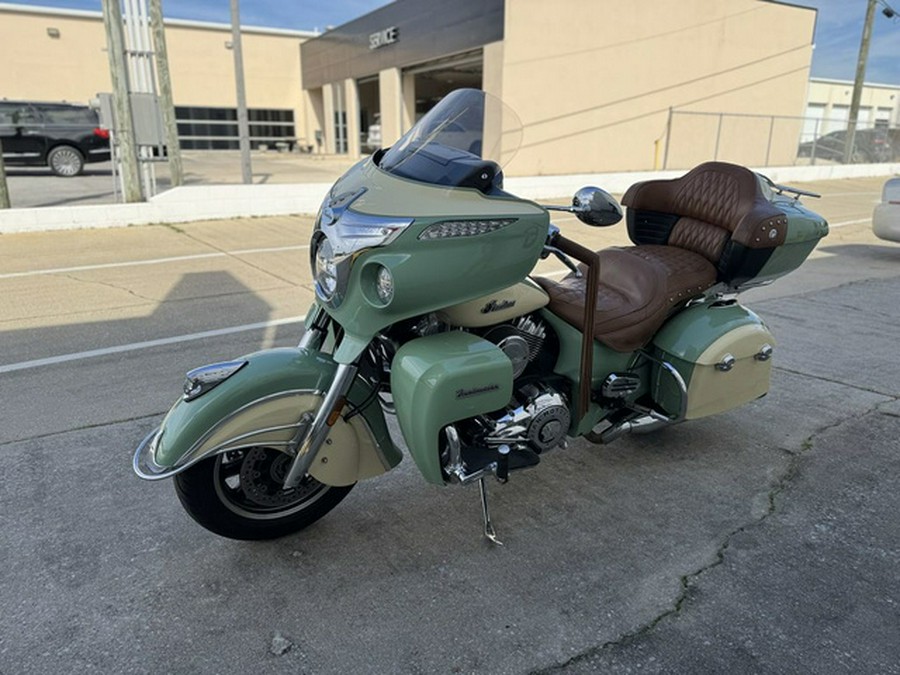 2017 Indian Roadmaster Willow Green Over Ivory Cream