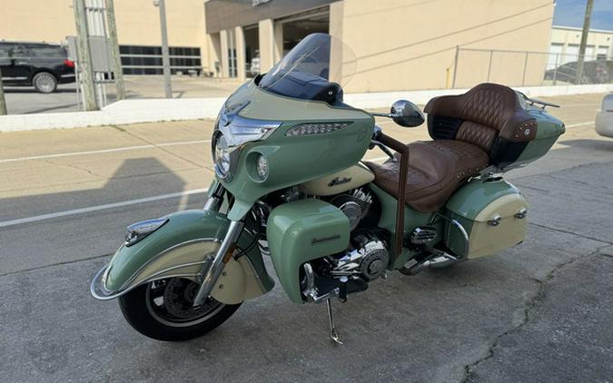 2017 Indian Roadmaster Willow Green Over Ivory Cream