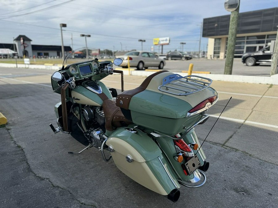 2017 Indian Roadmaster Willow Green Over Ivory Cream