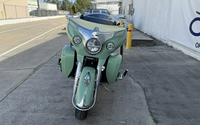 2017 Indian Roadmaster Willow Green Over Ivory Cream