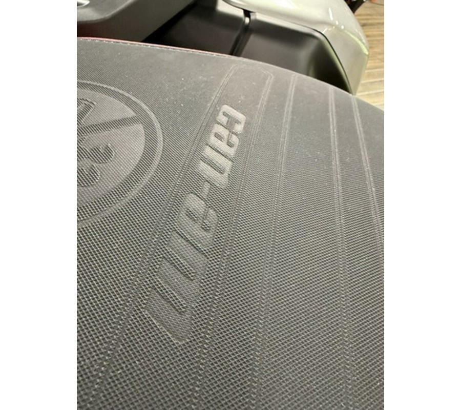 2025 Can-Am Outlander X Mr 1000R Hyper Silver & Legion Red