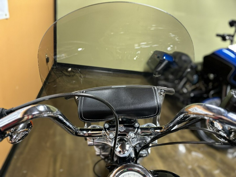 FXDC 2011 Super Glide® Custom