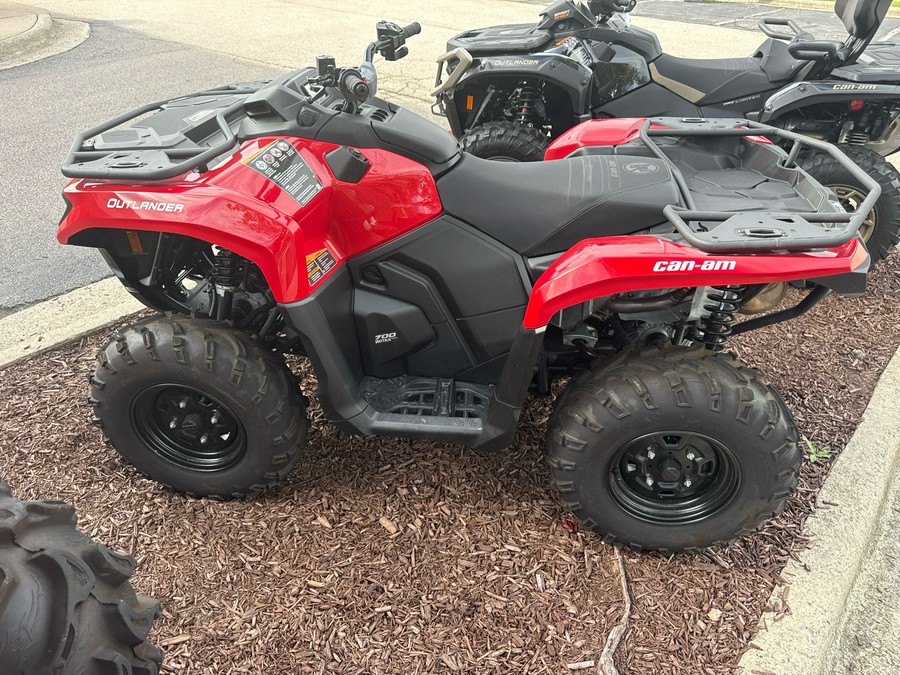 2026 Can-Am Outlander DPS 700