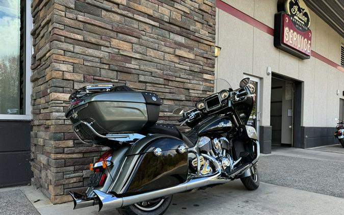 2021 Indian Roadmaster Alumina JadeThunder Black