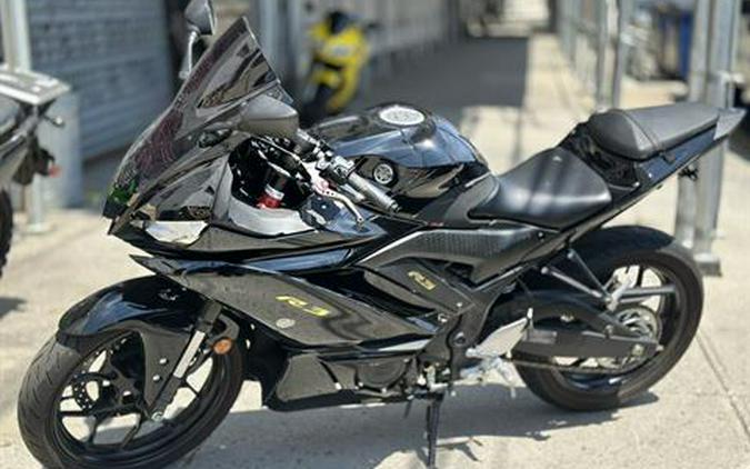 2023 Yamaha YZF-R3 ABS