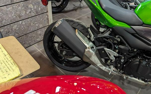 New 2024 KAWASAKI Z500 ABS CANDY LIME GREEN AND METALLIC FLAT SPARK BLACK AND METALLIC GRAPHITE GRAY