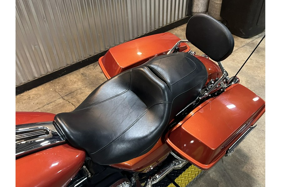 2011 Harley-Davidson® FLHX