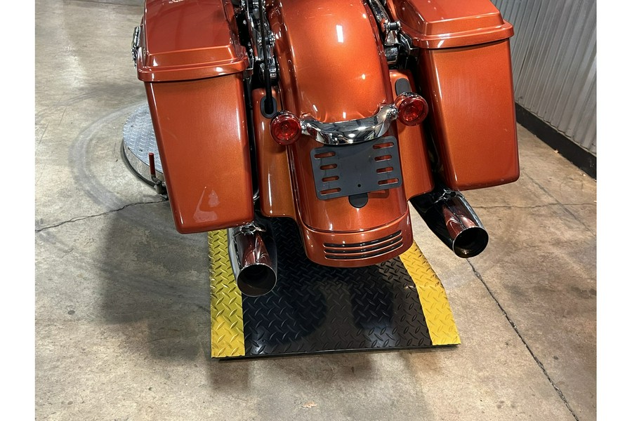 2011 Harley-Davidson® FLHX