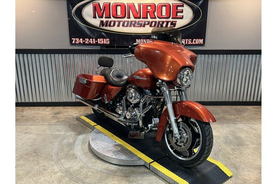 2011 Harley-Davidson® FLHX