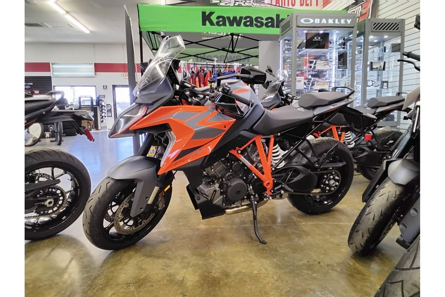 2023 KTM Super Duke 1290 GT