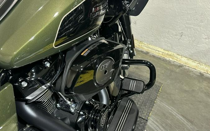 Harley-Davidson® Road Glide® 2026 FLTRX 84671936 OLIV STL MTL/BLK W/ PINSTRI