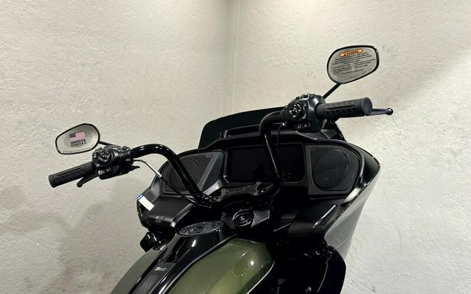 Harley-Davidson® Road Glide® 2026 FLTRX 84671936 OLIV STL MTL/BLK W/ PINSTRI