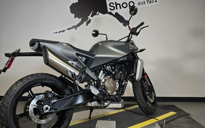 2027 HUSQVARNA SVARTPILEN 801