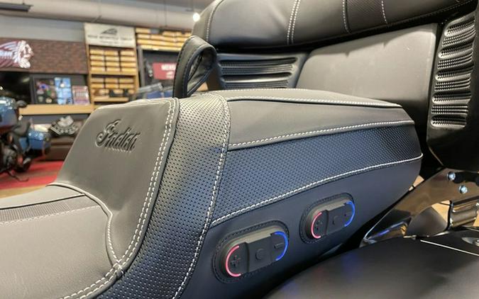 2026 Indian Roadmaster Dark Horse W/Powerband Audio Black Sm