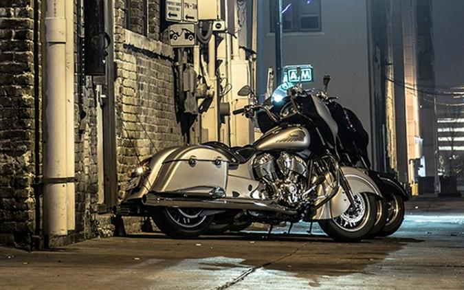 2016 Indian Motorcycle® Chieftain® Thunder Black