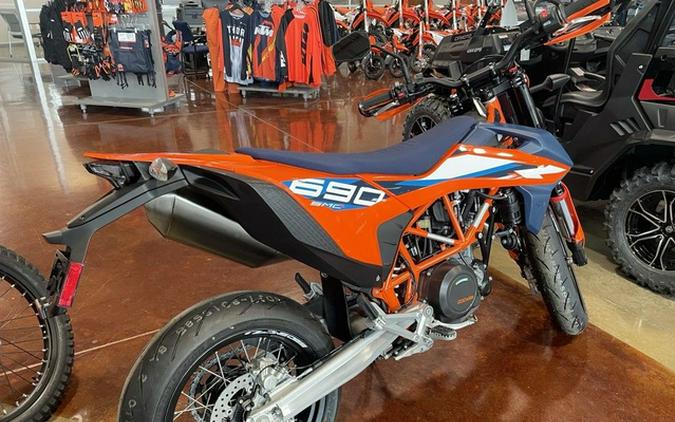 2024 KTM 690 SMC R