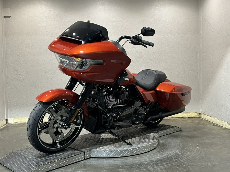 Harley-Davidson Road Glide™ 2024 FLTRX 84479240 WHISKEY FIRE