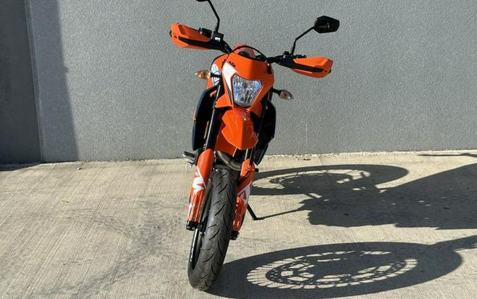 2024 KTM 690 SMC R