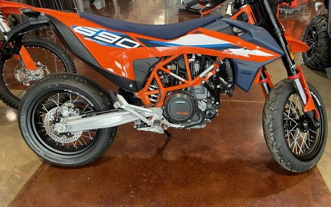 2024 KTM 690 SMC R