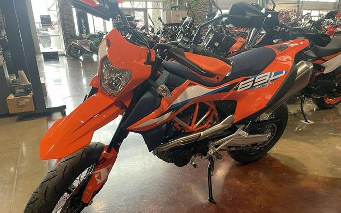 2024 KTM 690 SMC R