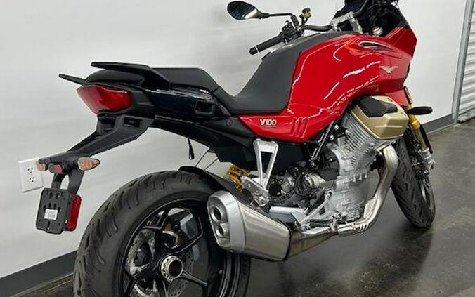 2025 Moto Guzzi V100 Mandello