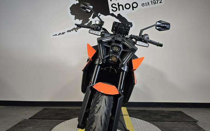 2027 KTM 990 DUKE