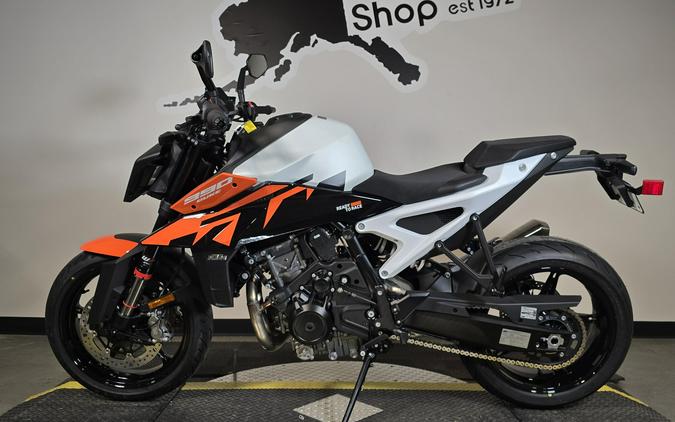 2027 KTM 990 DUKE