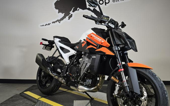 2027 KTM 990 DUKE