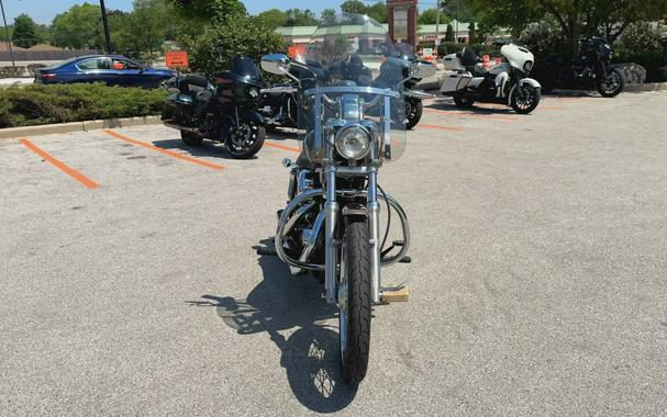 2004 Harley-Davidson® 1200 Custom Two-Tone Smokey Gold and Vivid Black
