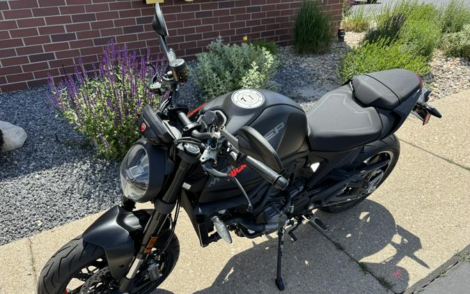 Ducati Monster+ 2025 M937+ SB010738