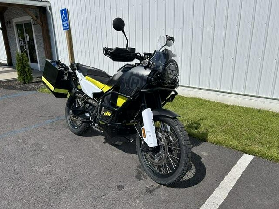 2022 Husqvarna Norden 901