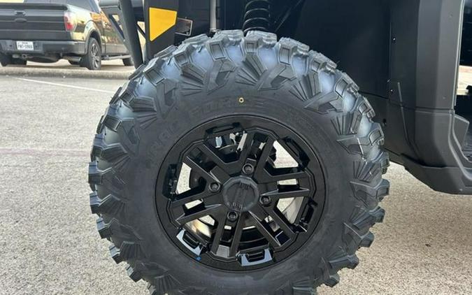 2025 Can-Am Defender MAX Lone Star HD10