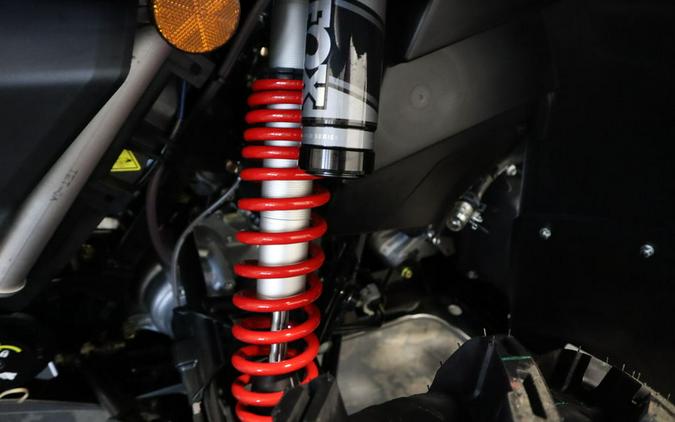 2026 Can-Am® Renegade X mr 1000 R Hyper Silver & Legion Red