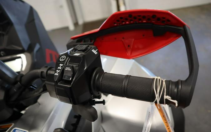 2026 Can-Am® Renegade X mr 1000 R Hyper Silver & Legion Red