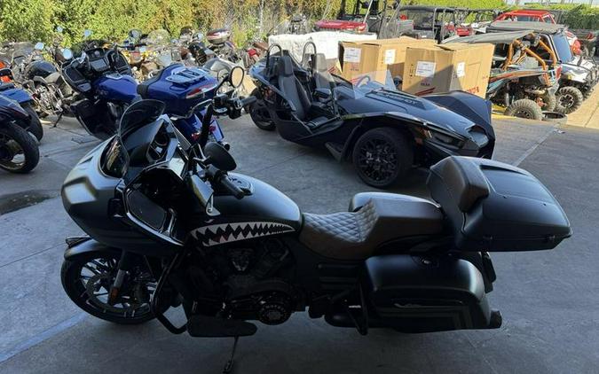 2024 Indian Motorcycle® Challenger® Dark Horse® Black Smoke