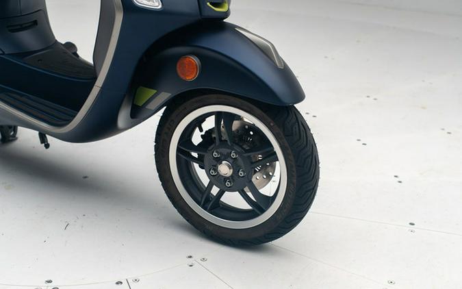 2025 Vespa Primavera 150 Tech