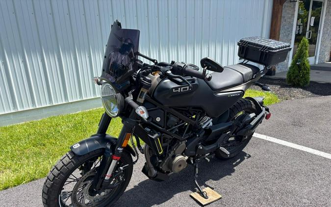 2023 HUSQVARNA Svartpilen 401
